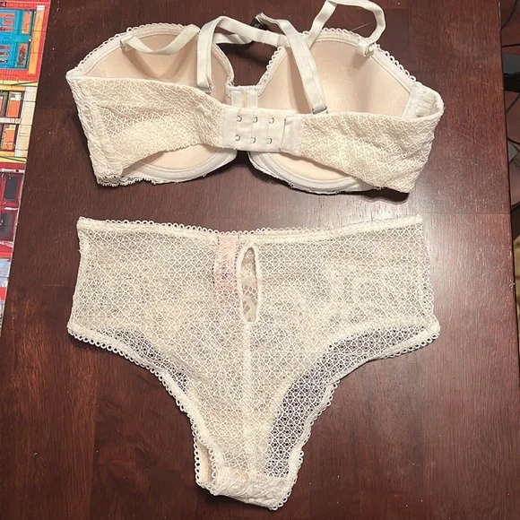 VS Dream Angels bra only - Picture 2 of 6